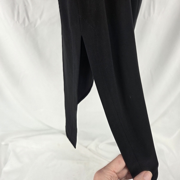 Sympli the best black A symmetrical cut out top  size 6 - Picture 4 of 6